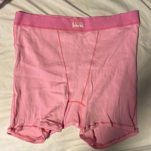 BUBBLEGUM PINK SKIMS BOXERS
